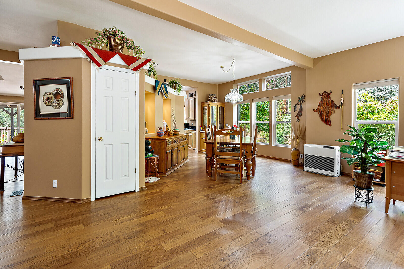 258 Jesinghaus Road Grants Pass, OR 97527 - Photo 4 of 50 4