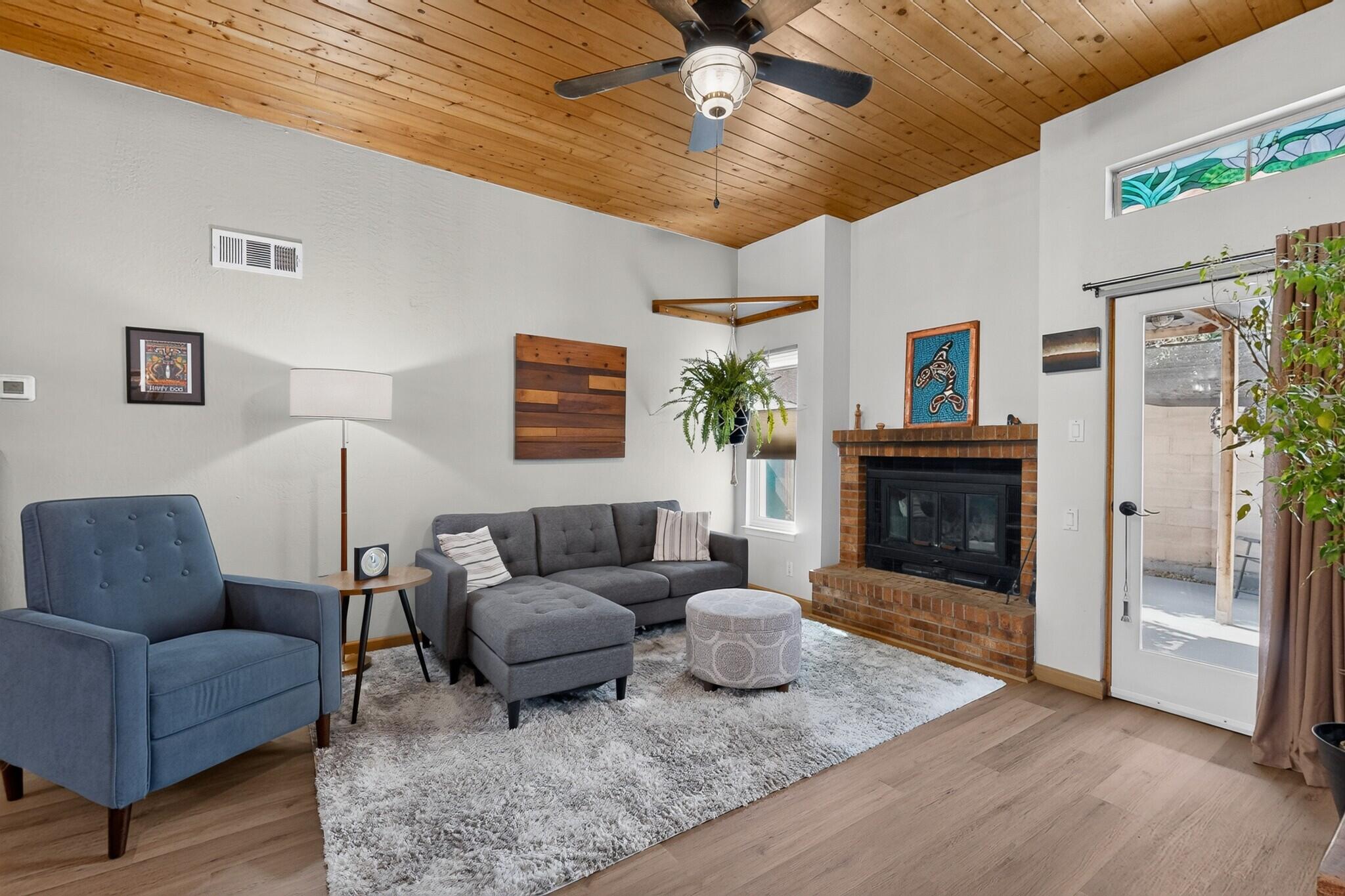 560 Berry Road Northwest Albuquerque, NM 87107 - Photo 9 of 37 Gallery Image 9
