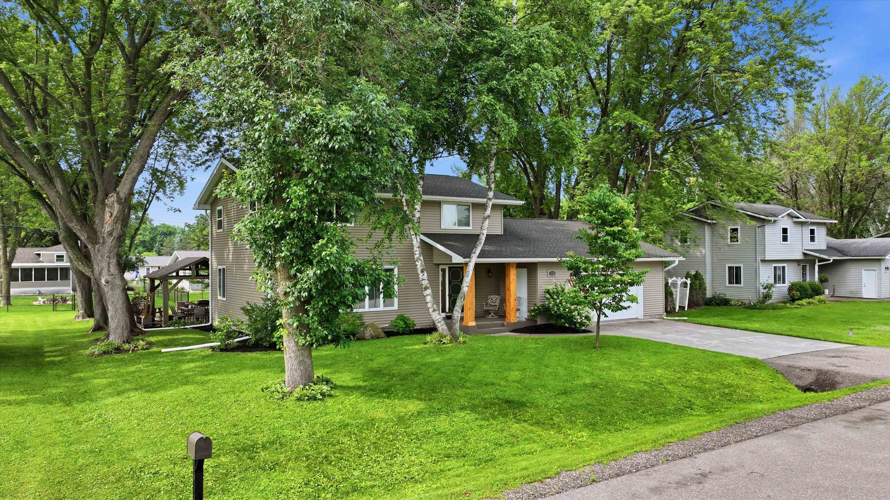 1222 East 18th Street Marshfield, WI 54449 - Photo 2 of 49