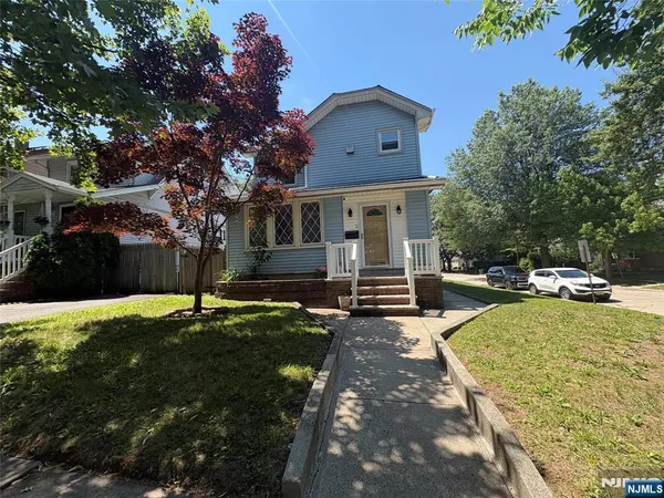 $2,300 | 39 Hackensack Avenue, Ridgefield Park, NJ 07660