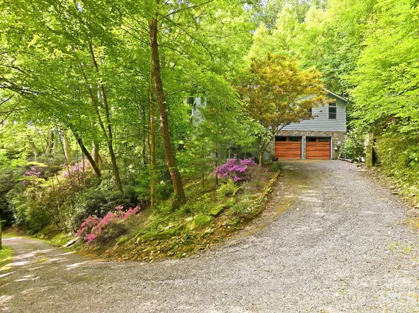 $825,000 | 63 Chestnut Forest Drive, Fairview, NC 28730