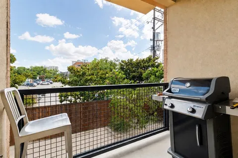 $685,000 | 4412 McKinney Avenue, Unit 10, Dallas, TX 75205