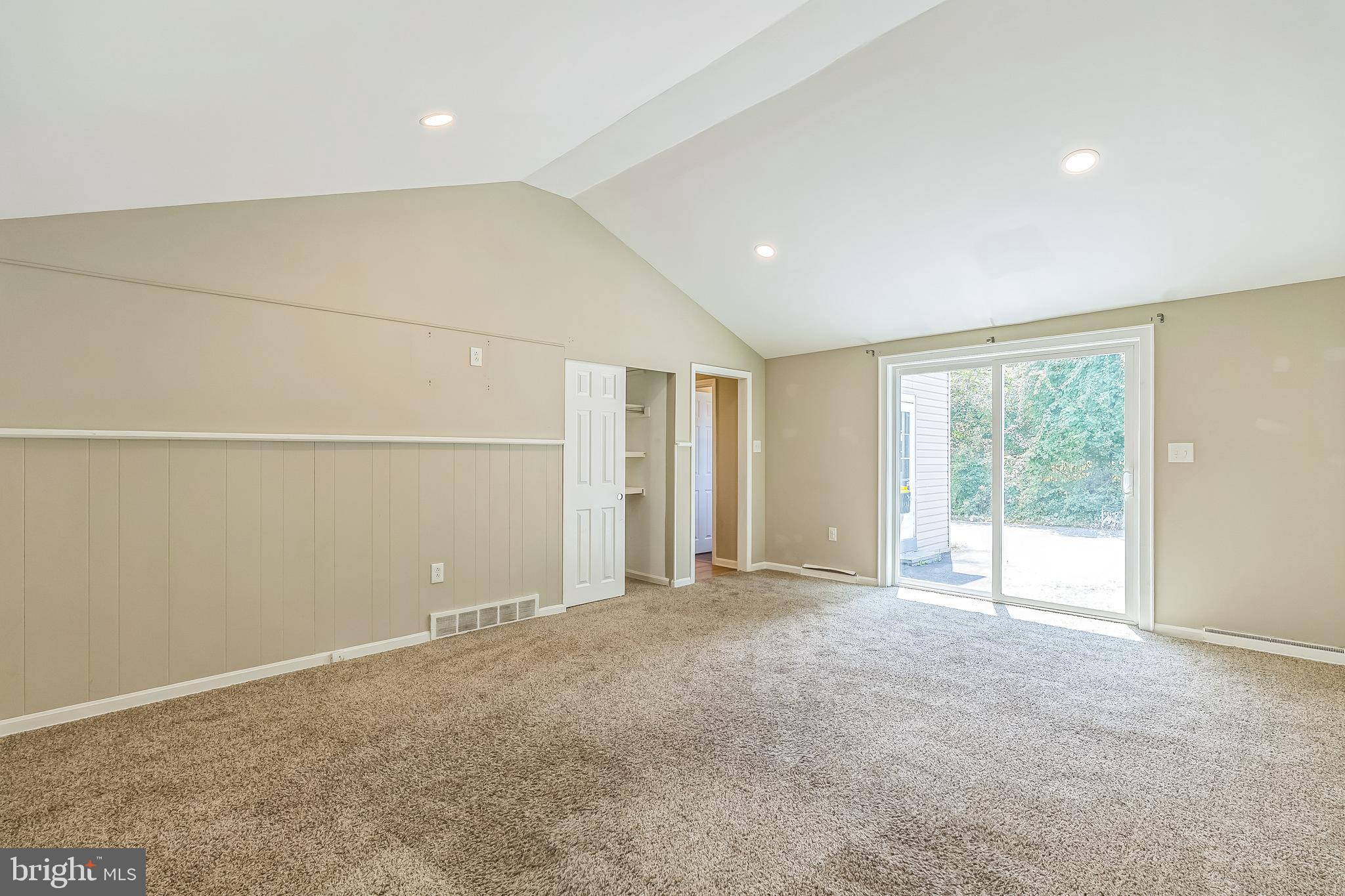 2009 Veale Road Wilmington, DE 19810 - Photo 14 of 32 Family room