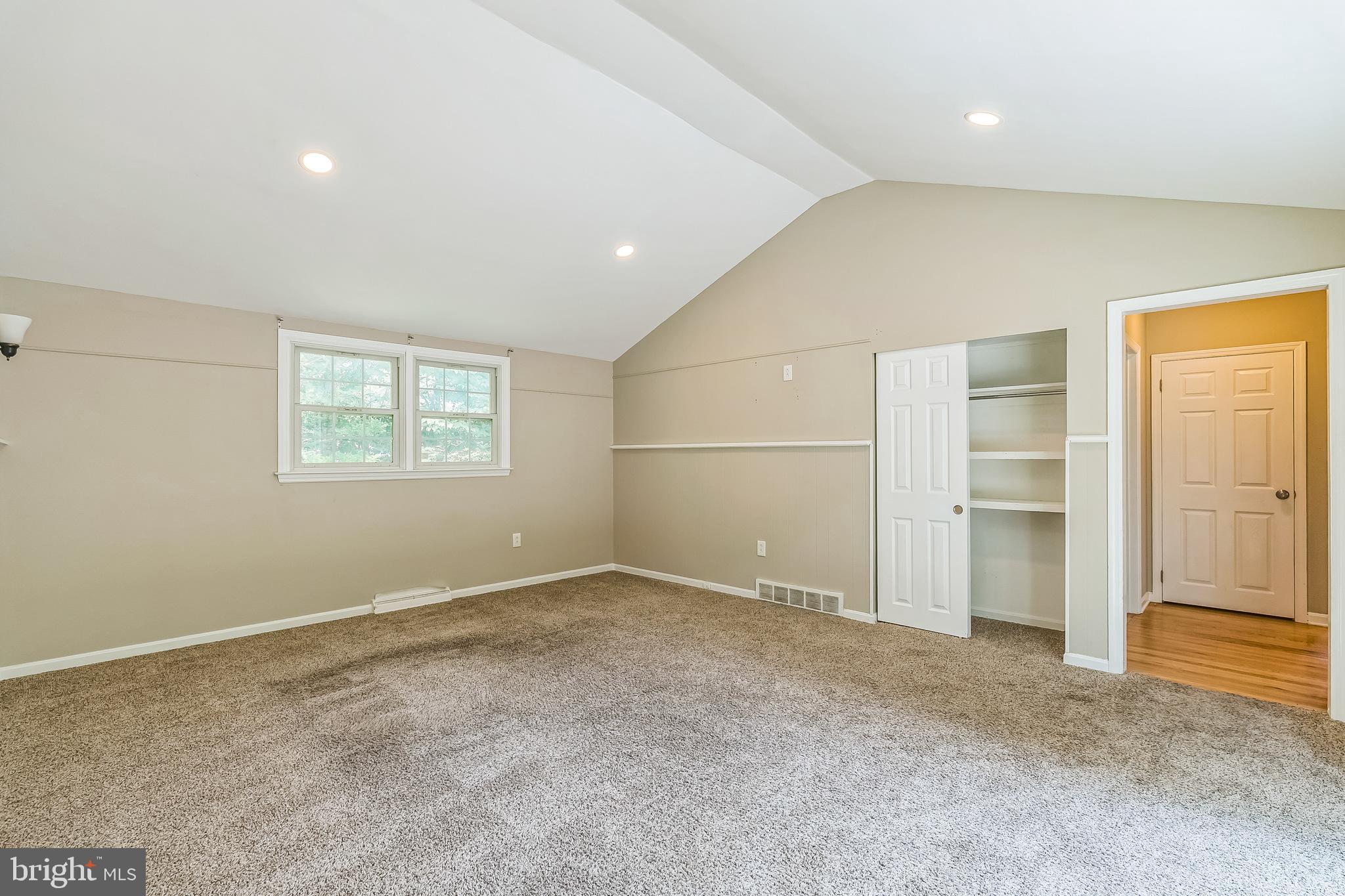 2009 Veale Road Wilmington, DE 19810 - Photo 15 of 32 Family room