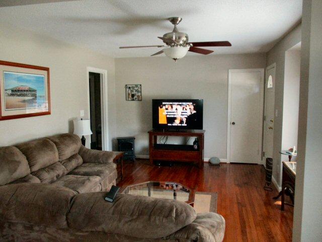 788 Dills Road Charleston, SC 29412 - Photo 6 of 12 788 dills bluff living rm