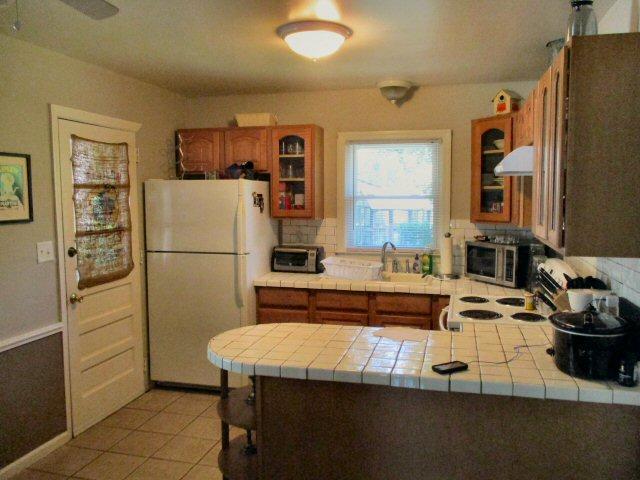 788 Dills Road Charleston, SC 29412 - Photo 7 of 12 788 dills bluff kitchen