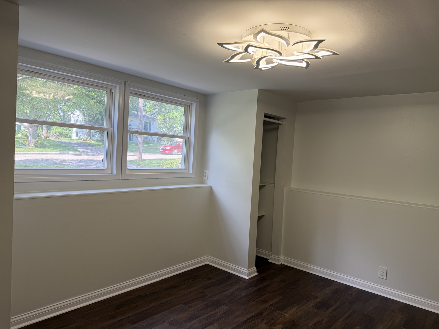 211 East Dresser Road DeKalb, IL 60115 - Photo 12 of 19