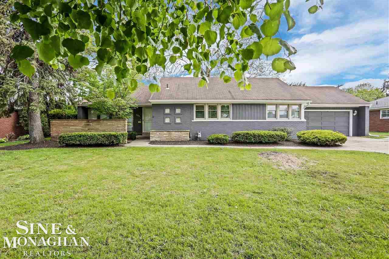 489 Shelbourne Road Grosse Pointe Farms, MI 48236 - Photo 2 of 28