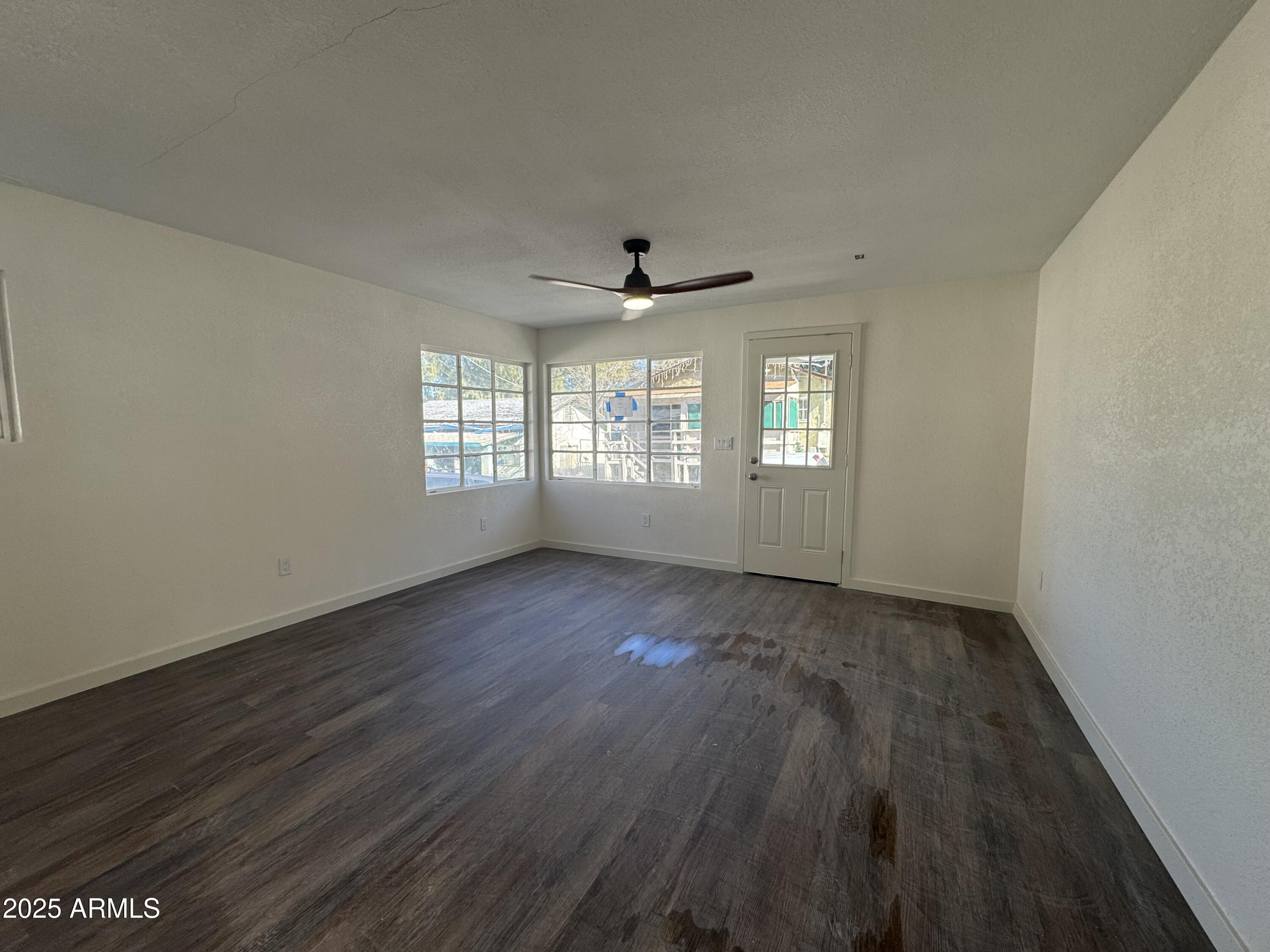 184 South Kent Street Miami, AZ 85539 - Photo 14 of 17 IMG_2027