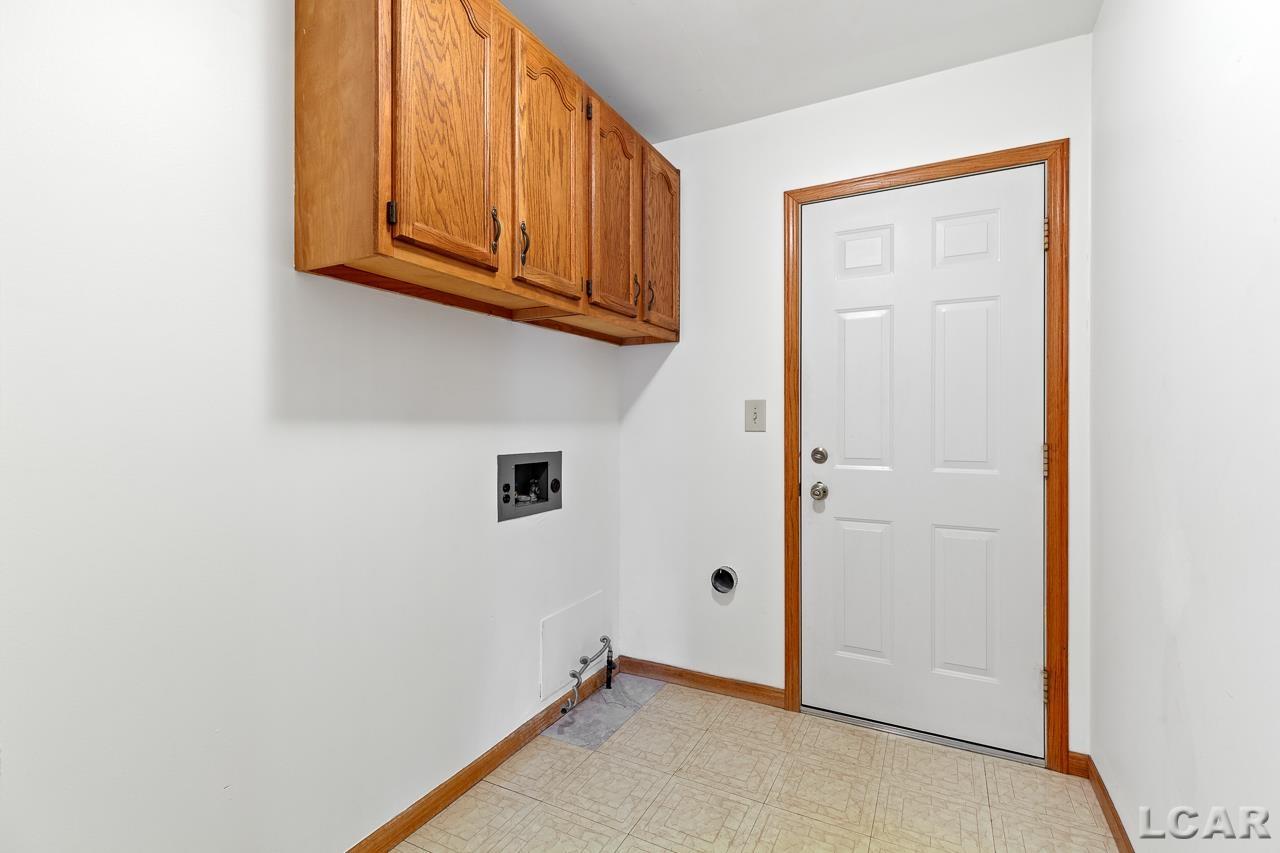 217 Locust Street Clinton, MI 49236 - Photo 13 of 34 50128500-12.JPG