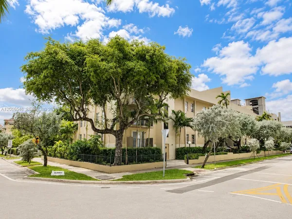 $4,300 | 110 Salamanca Avenue, Unit PH, Coral Gables, FL 33134
