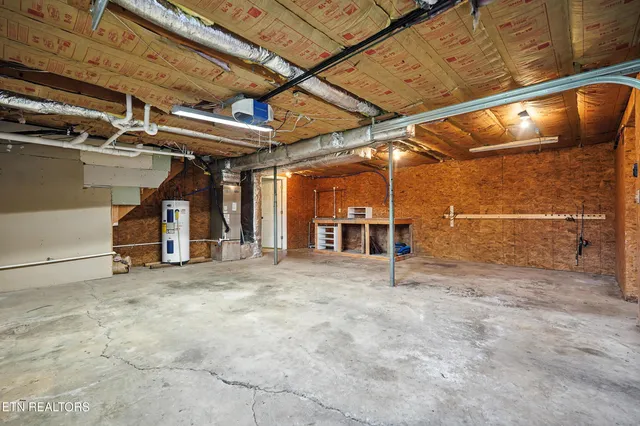 $250,000 | 254 Cumberland Drive, Harrogate, TN 37752