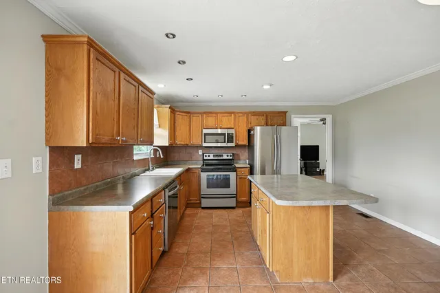 $250,000 | 254 Cumberland Drive, Harrogate, TN 37752