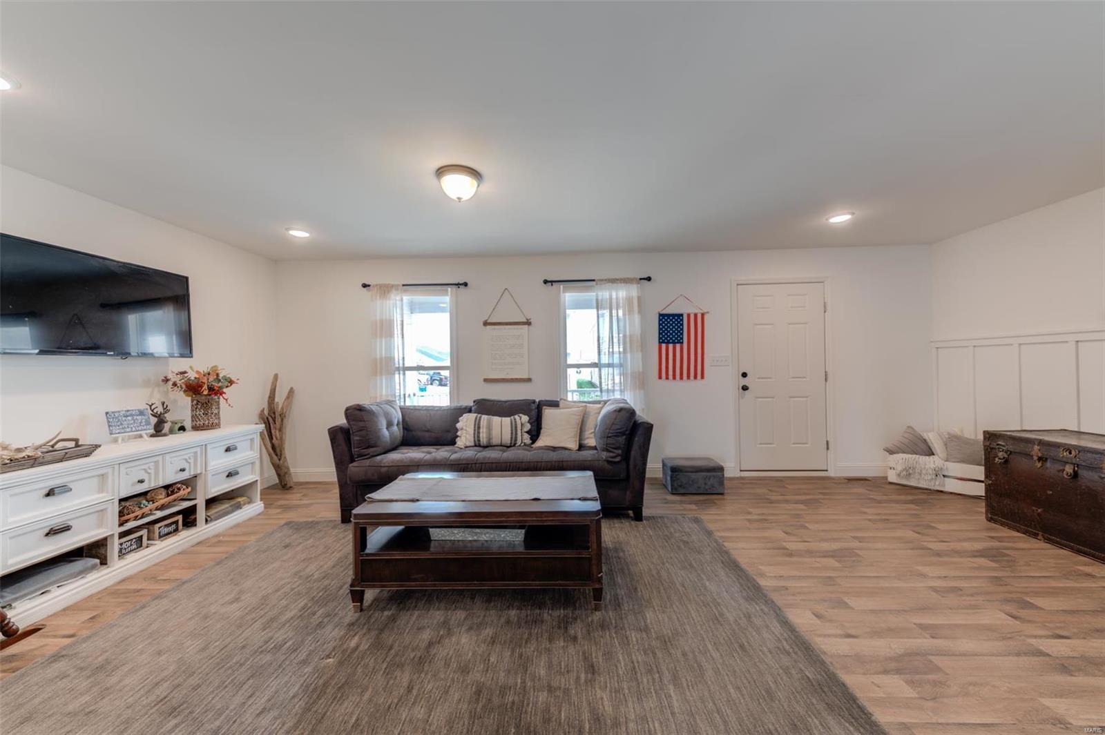 3006 Riggs Street St. Charles, MO 63301 - Photo 3 of 27 Gallery Image 3