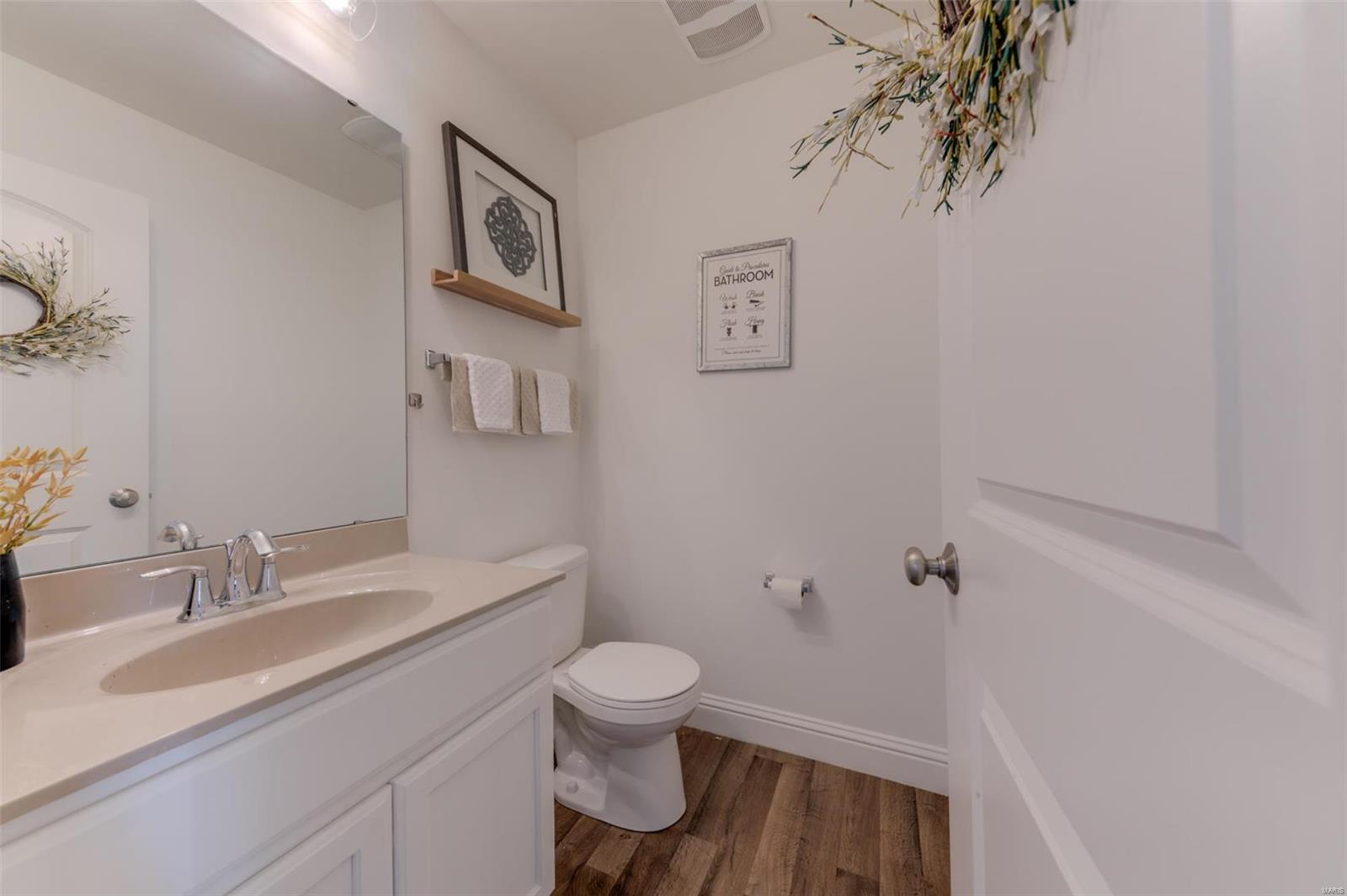 3006 Riggs Street St. Charles, MO 63301 - Photo 5 of 27 Gallery Image 5