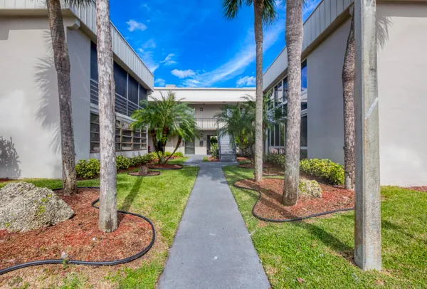 $170,000 | 153 Capri East, Unit 153, Delray Beach, FL 33484