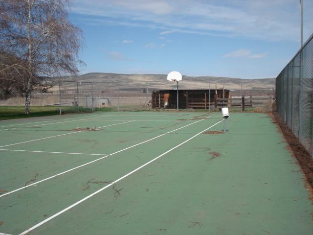 2411 Lateral 1 Road Wapato, WA 98951 - Photo 11 of 12 a view of a tennis court