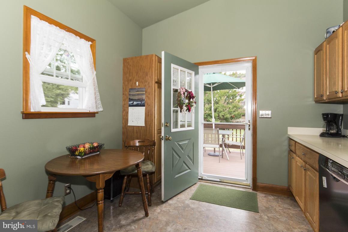 2932 Willoughby Road Baltimore, MD 21234 - Photo 11 of 29 Kitchen Table Space