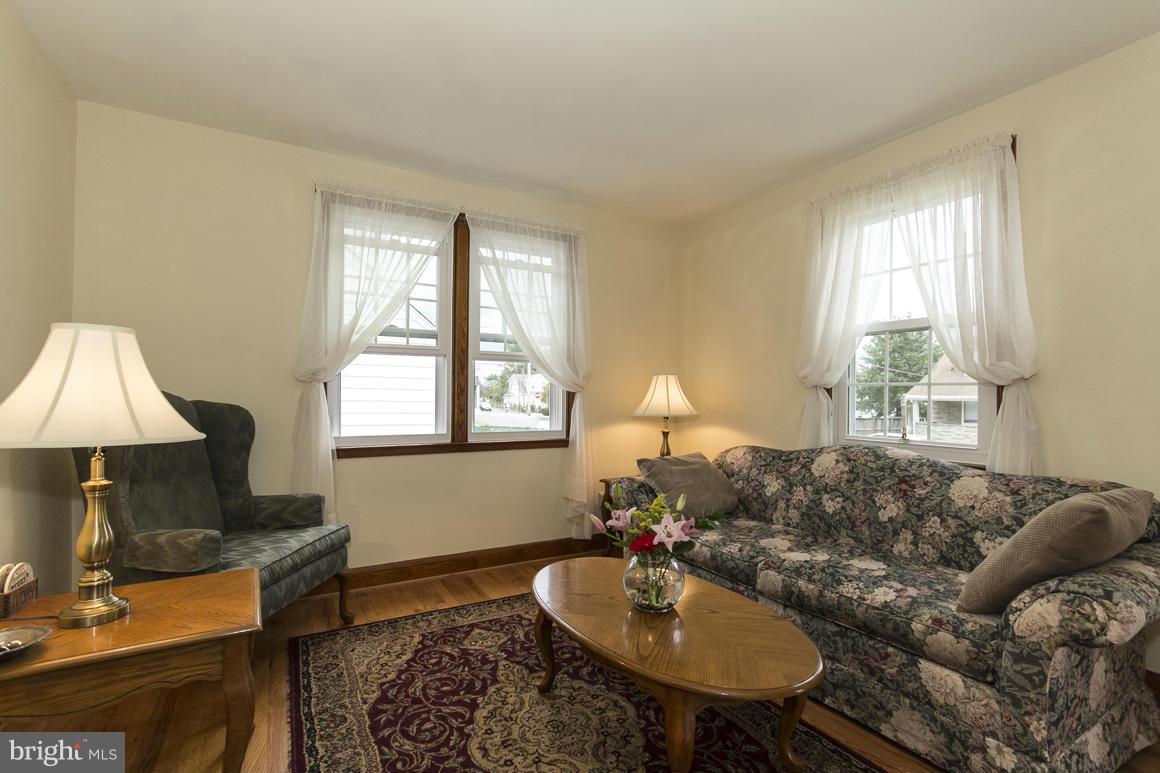 2932 Willoughby Road Baltimore, MD 21234 - Photo 5 of 29 Bright Natural Light