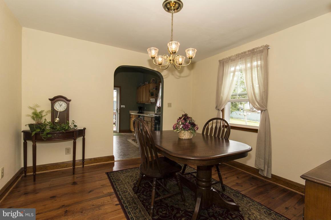 2932 Willoughby Road Baltimore, MD 21234 - Photo 7 of 29 Formal Dining