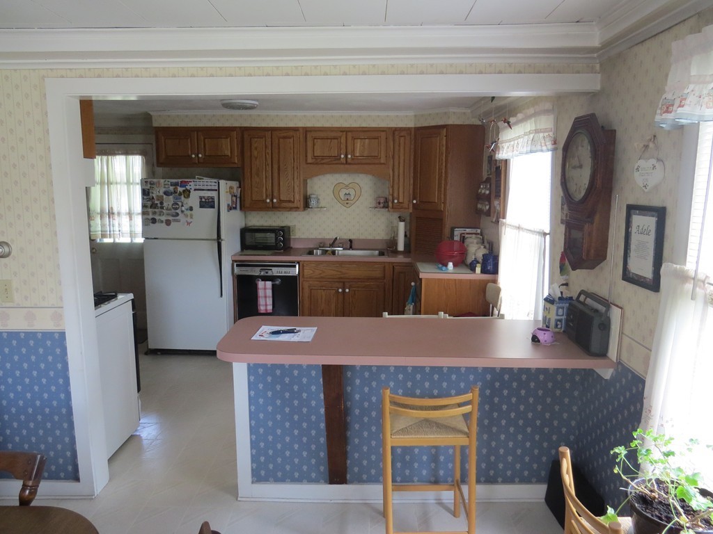 34 Hockanum Road Northampton, MA 01060 - Photo 8 of 17 Gallery Image 8