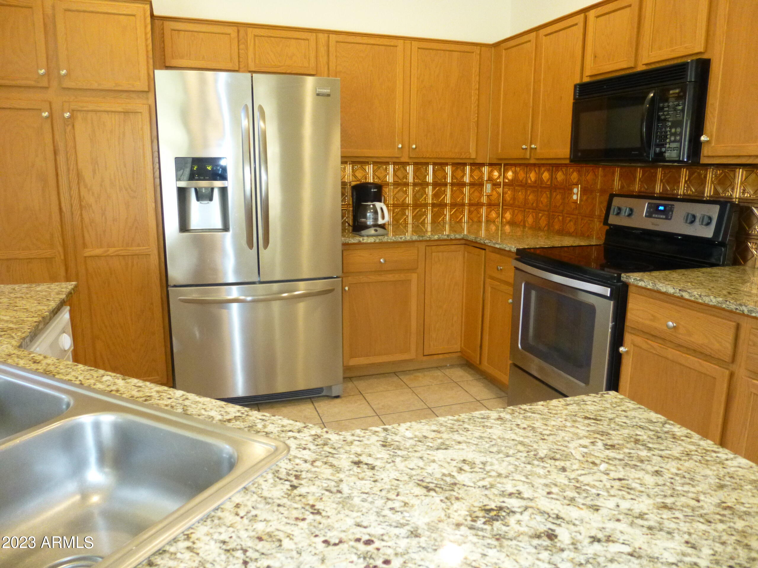 964 South Racine Lane Gilbert, AZ 85296 - Photo 14 of 35 large kitchen