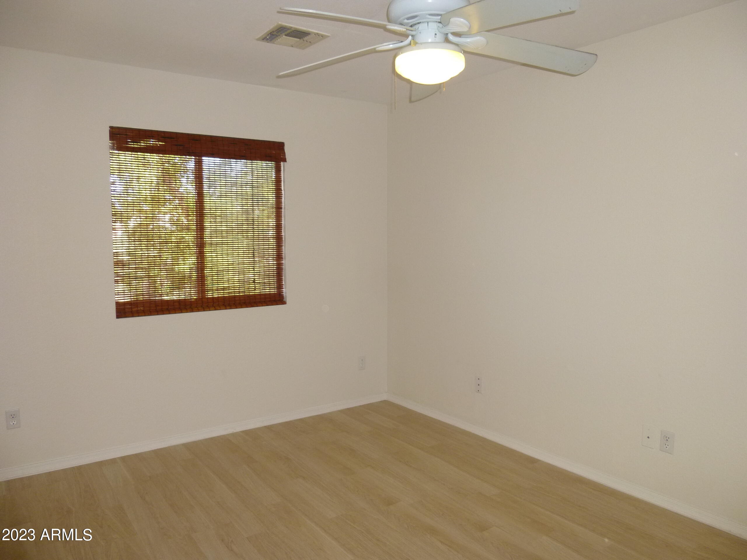 964 South Racine Lane Gilbert, AZ 85296 - Photo 28 of 35 2nd bedroom