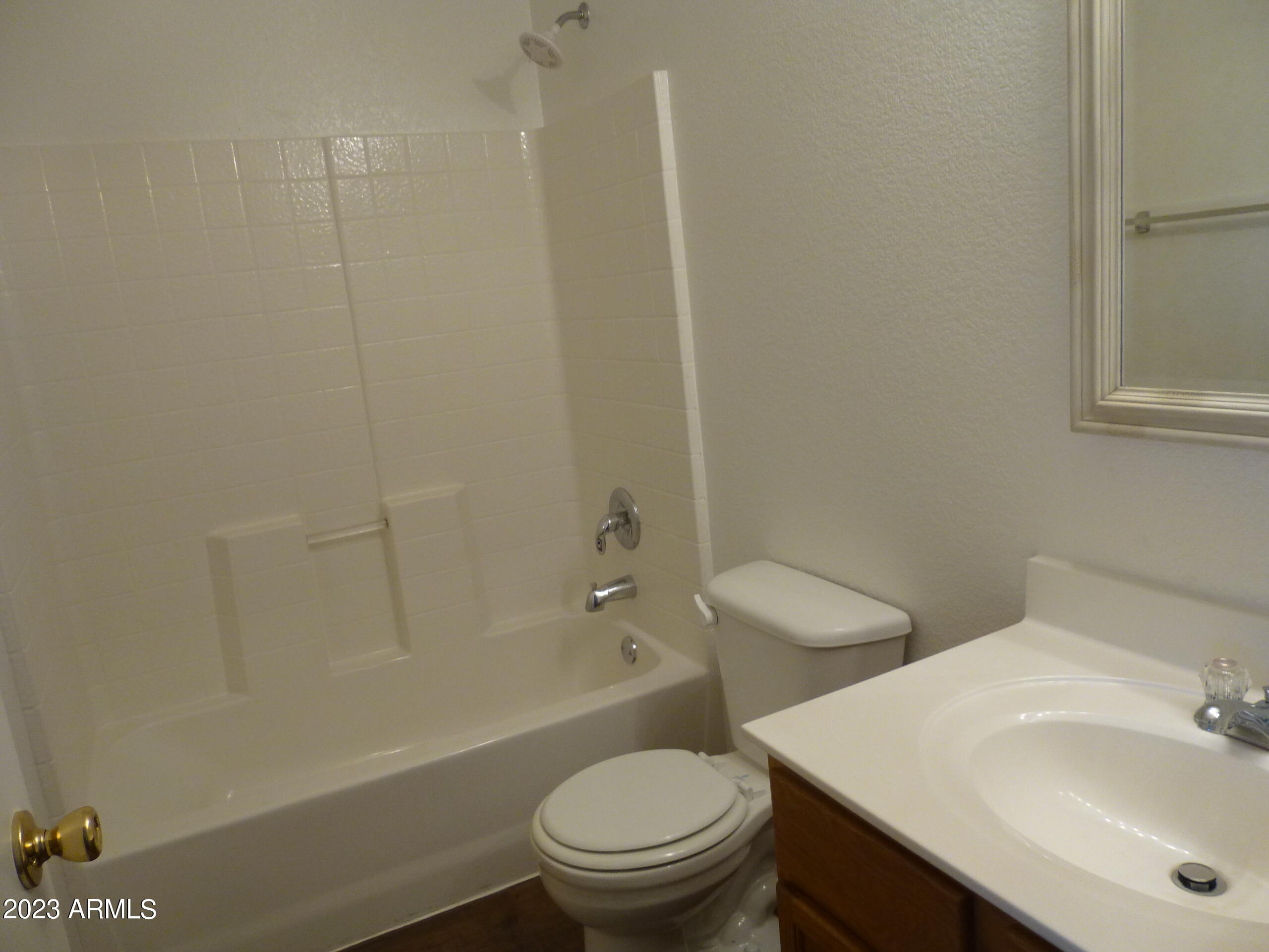 964 South Racine Lane Gilbert, AZ 85296 - Photo 29 of 35 upstairs hall bath