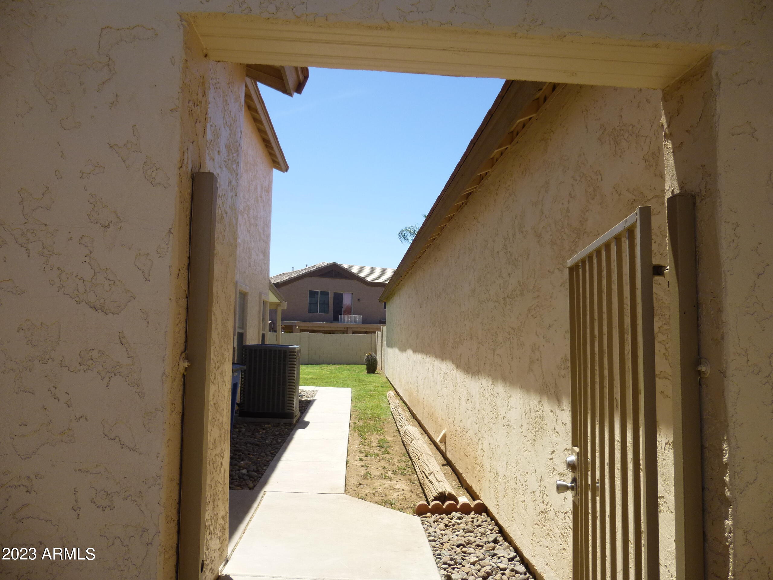 964 South Racine Lane Gilbert, AZ 85296 - Photo 5 of 35 courtyard gate