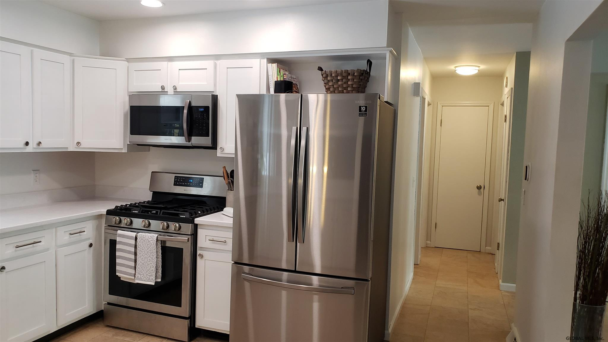 27 Pennyroyal Road Malta, NY 12020 - Photo 6 of 41 Photo 6