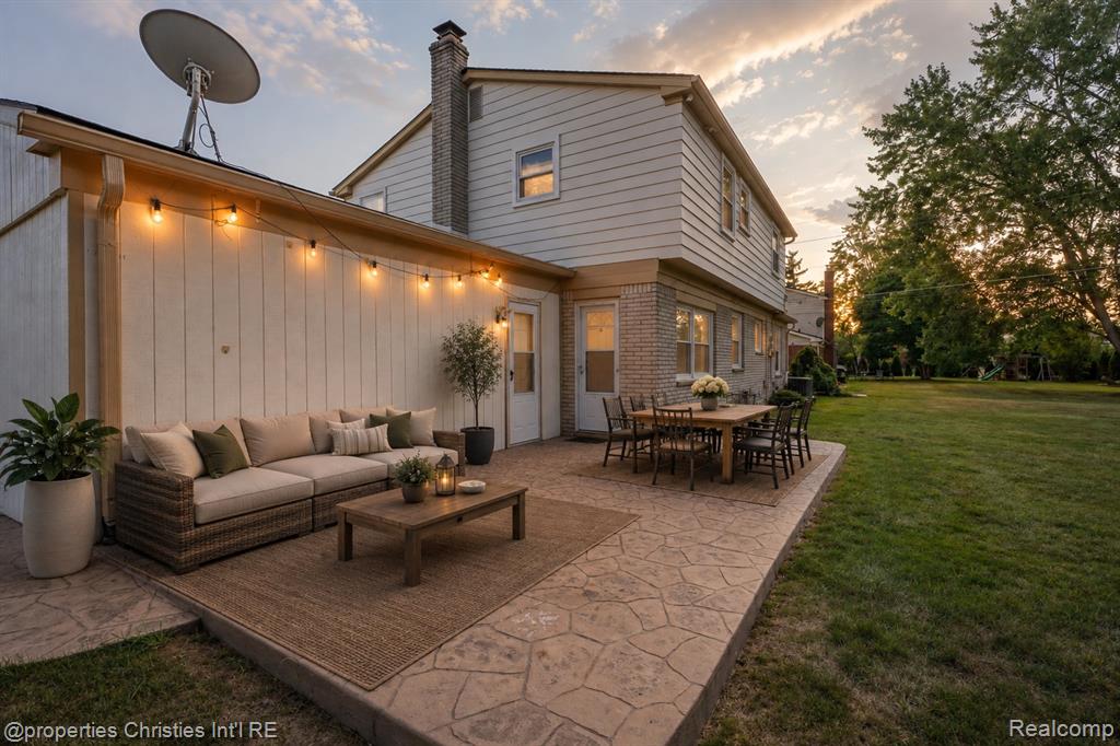 29042 Raleigh Road Farmington Hills, MI 48336 - Photo 32 of 37 Gallery Image 32
