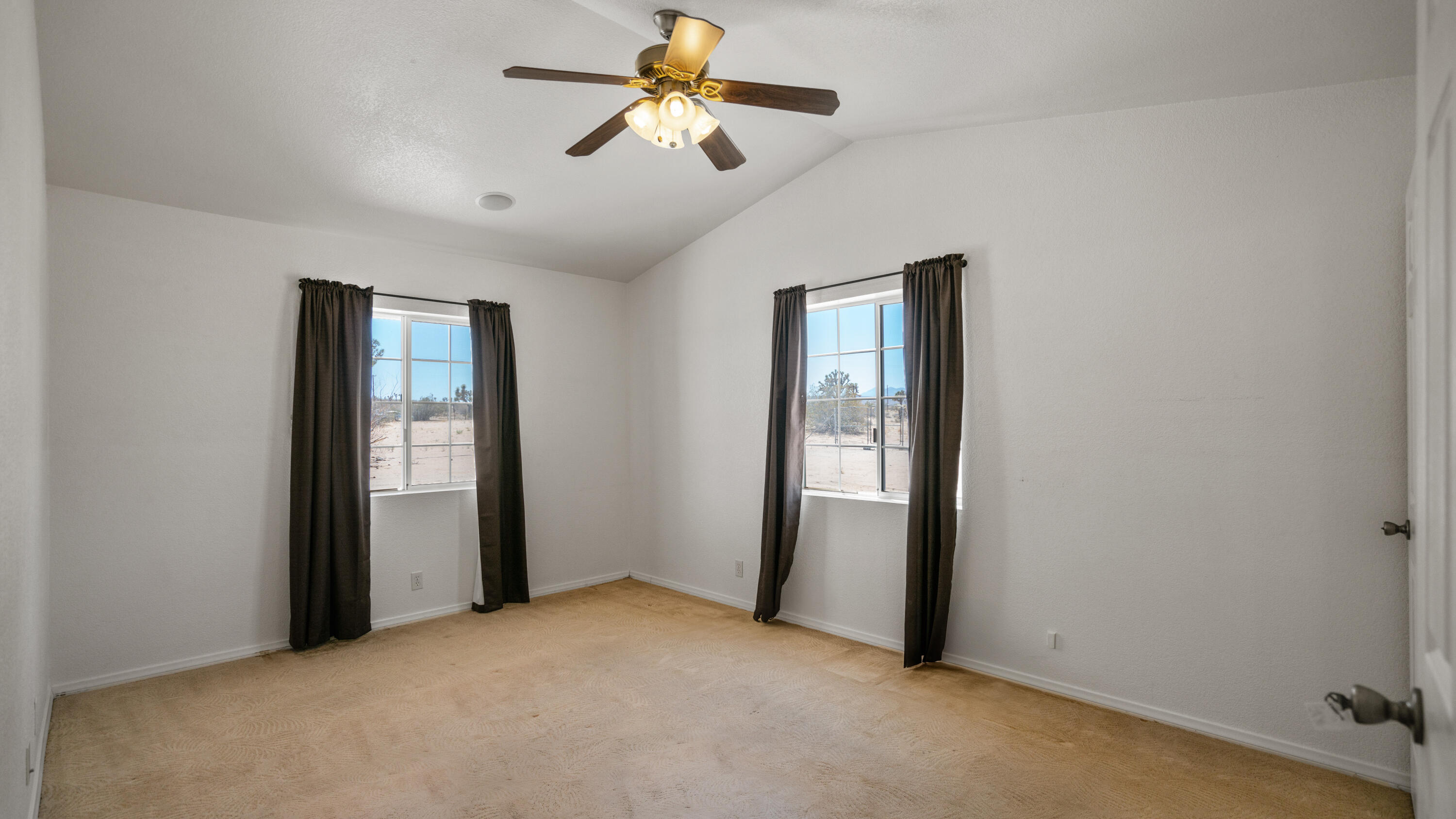 58522 Reche Road Landers, CA 92285 - Photo 28 of 57 8582 Frontera Dr Interior carpet-1
