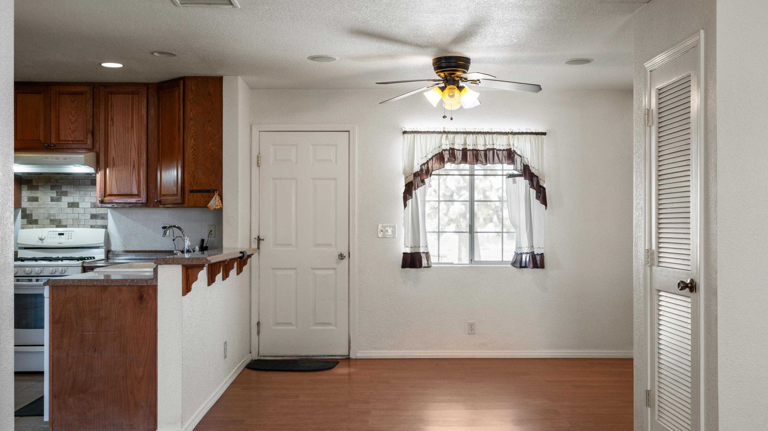 58522 Reche Road Landers, CA 92285 - Photo 36 of 57 58522 Reche Rd Interior-27