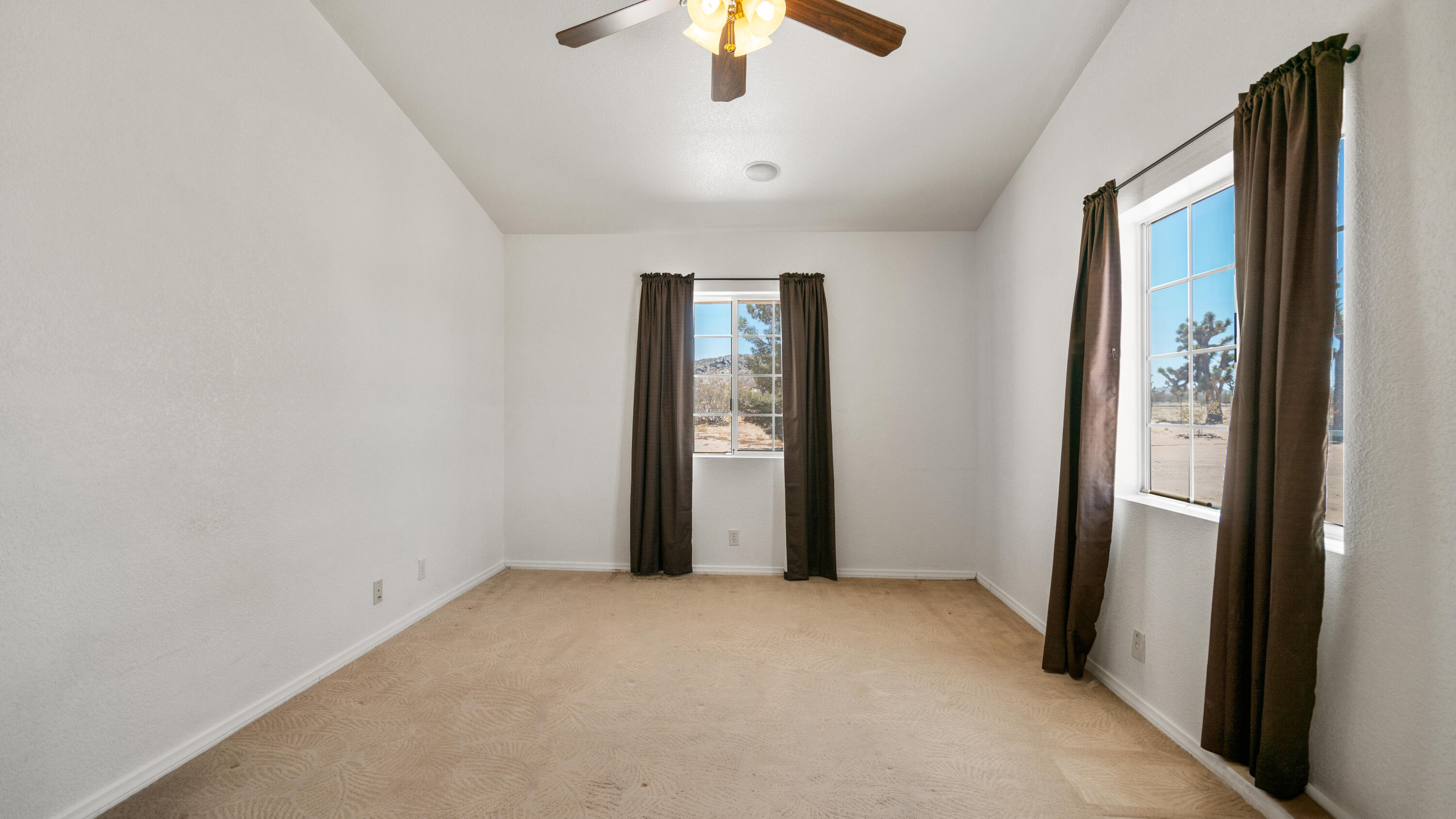 58522 Reche Road Landers, CA 92285 - Photo 42 of 57 8582 Frontera Dr Interior carpet-2