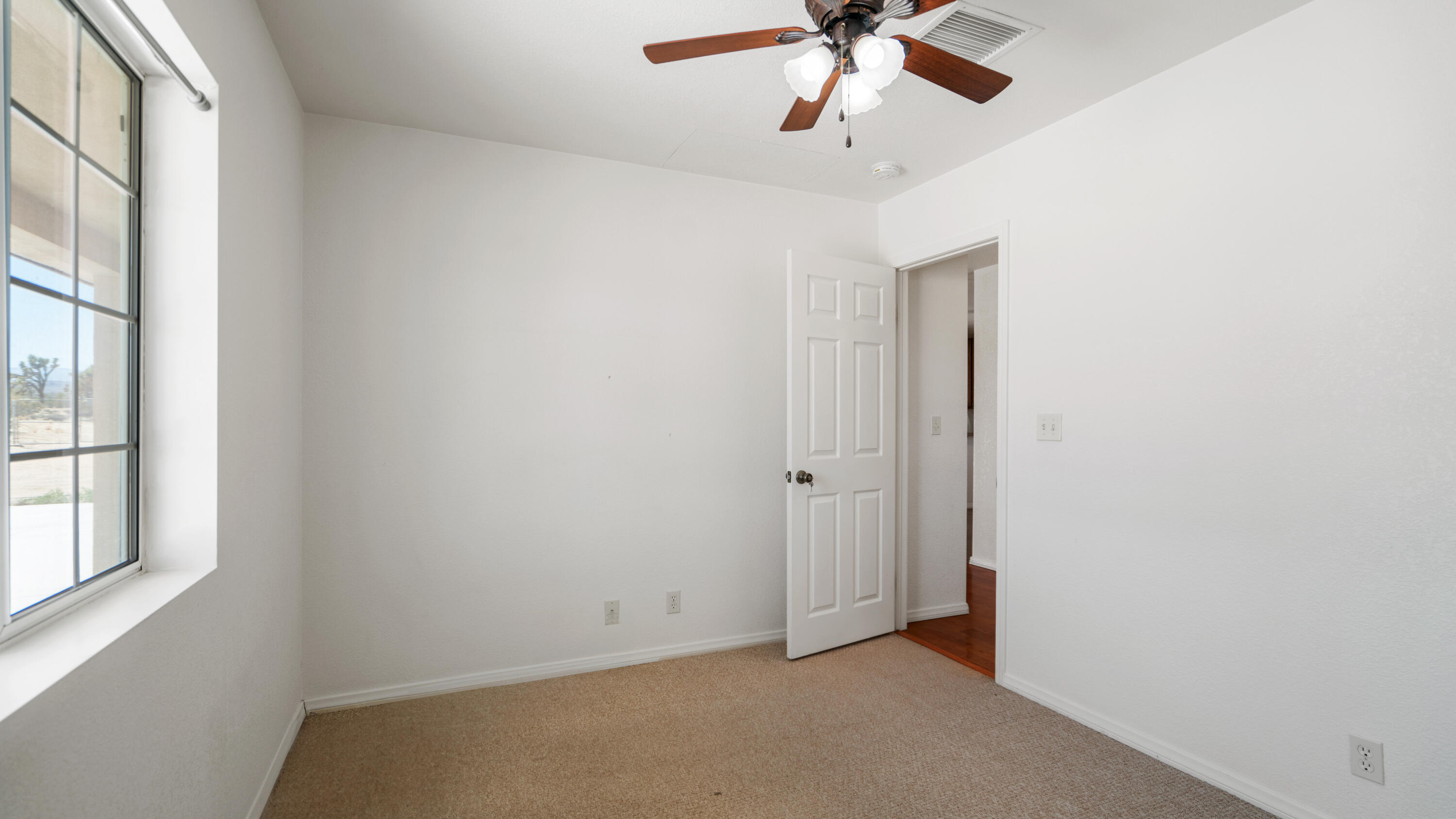 58522 Reche Road Landers, CA 92285 - Photo 45 of 57 8582 Frontera Dr Interior carpet-4
