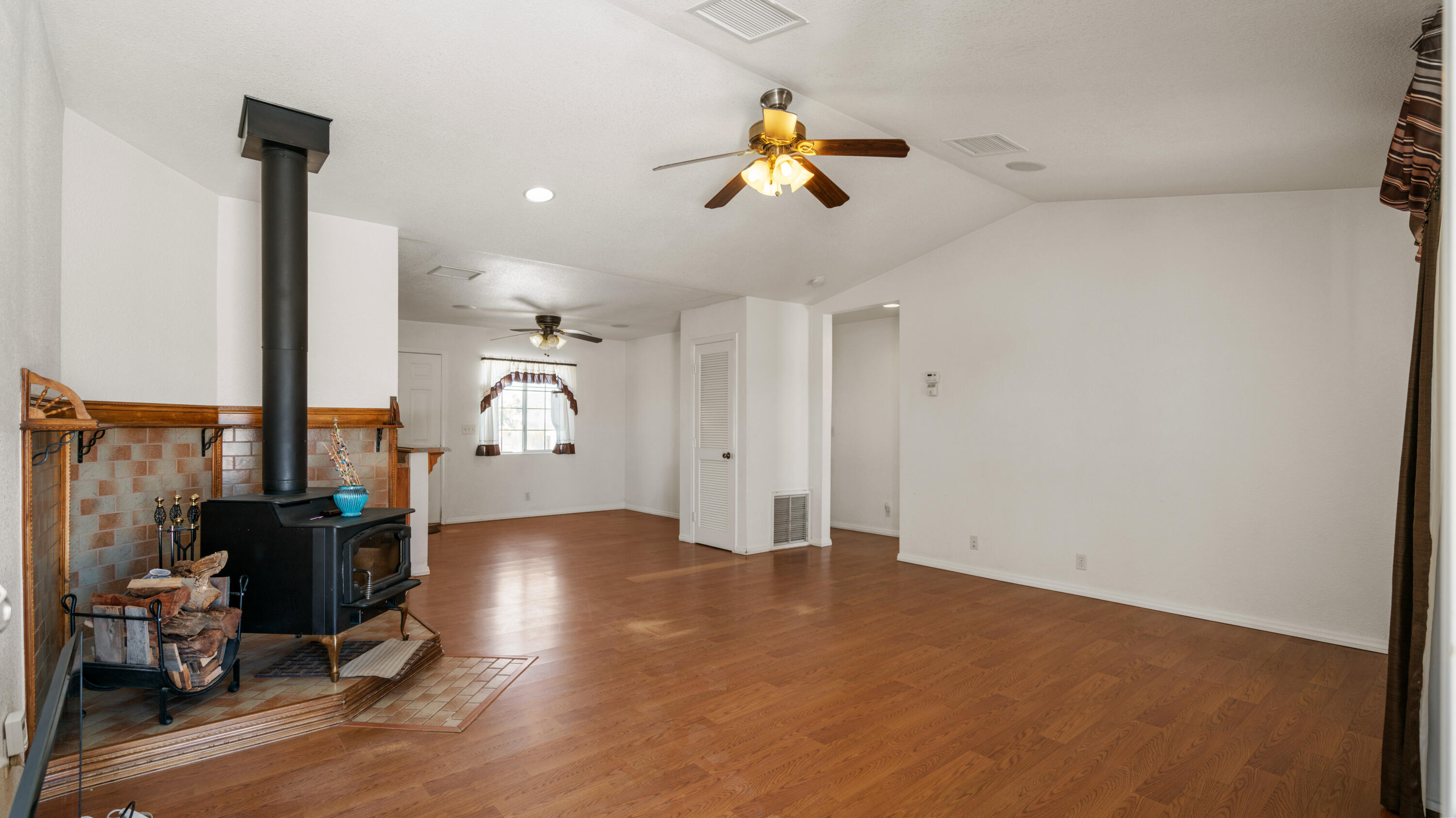 58522 Reche Road Landers, CA 92285 - Photo 47 of 57 58522 Reche Rd Interior-16