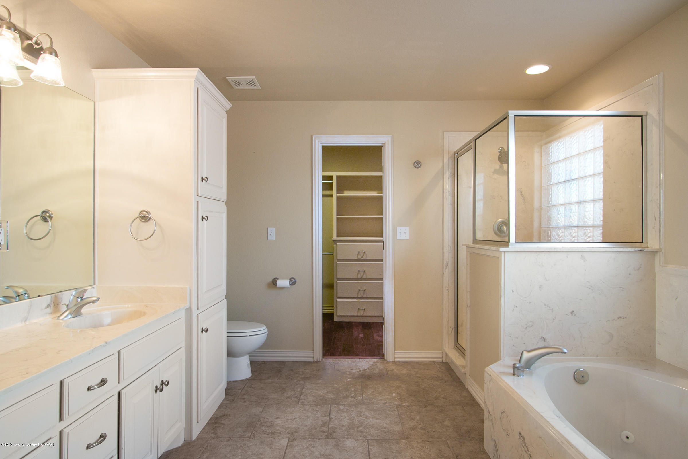 6909 Thunder Road Amarillo, TX 79119 - Photo 15 of 28 015_Master Bathroom.jpg