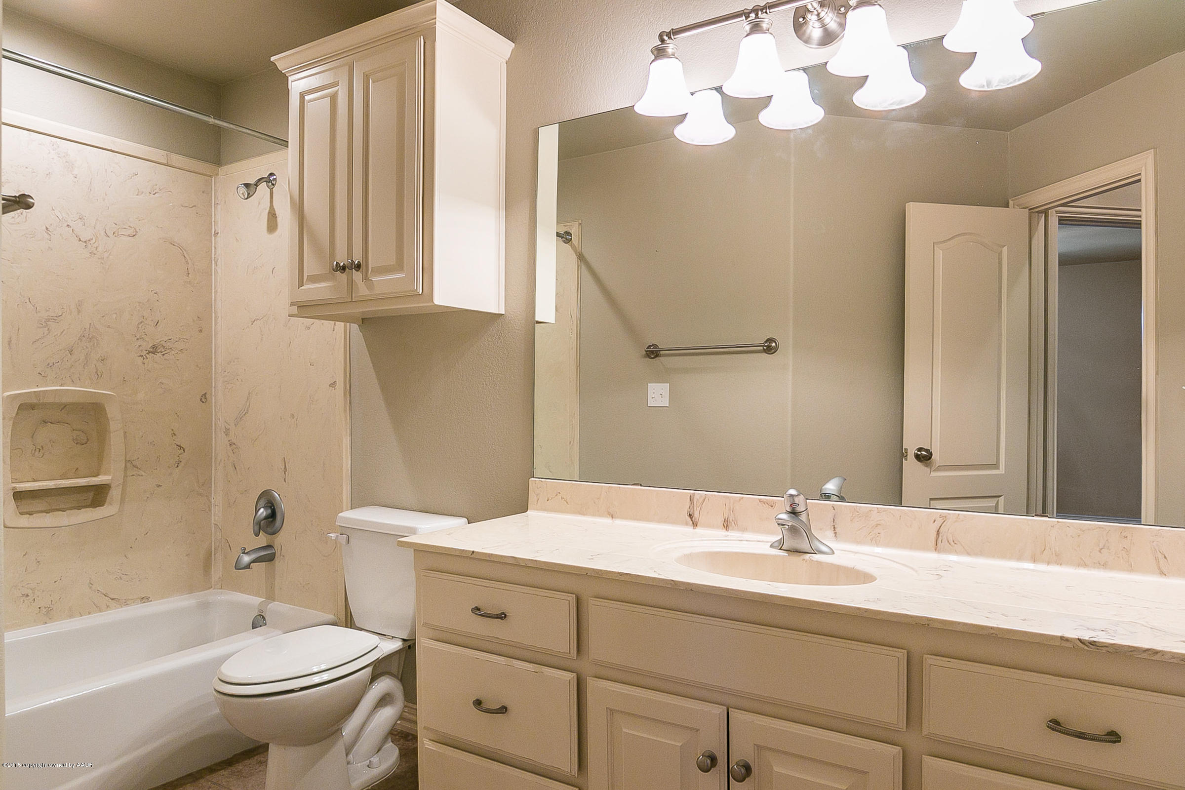 6909 Thunder Road Amarillo, TX 79119 - Photo 21 of 28 023_Bathroom 2.jpg