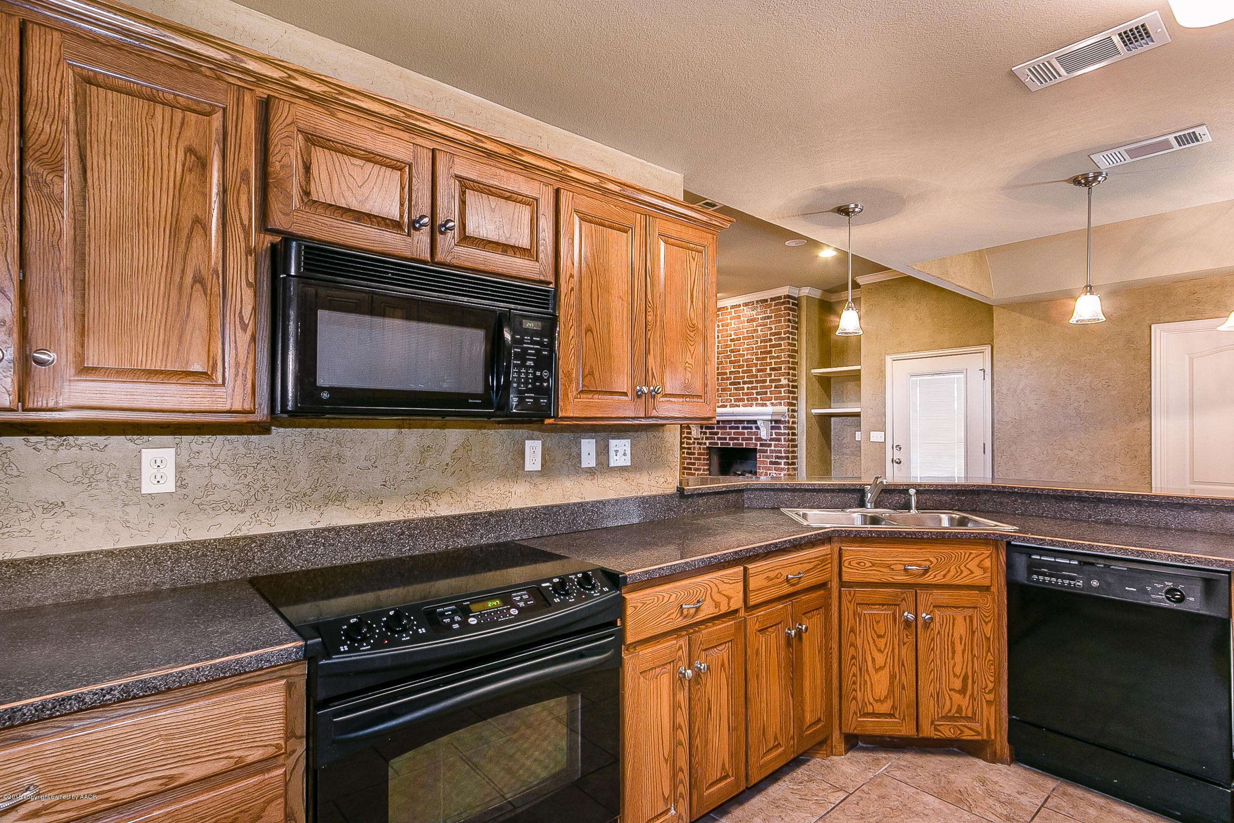 6909 Thunder Road Amarillo, TX 79119 - Photo 9 of 28 009_Kitchen 3.jpg