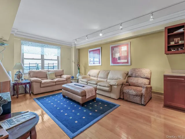 $1,399,000 | 107-40 Queens Boulevard, Unit 19A PH | Forest Hills