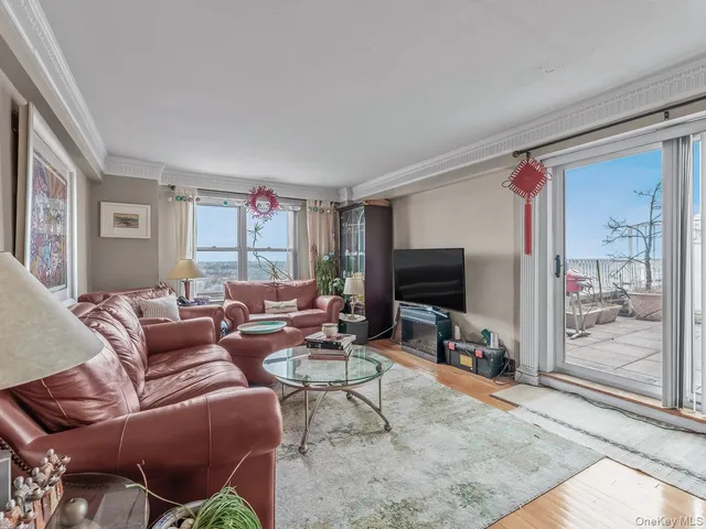 $1,399,000 | 107-40 Queens Boulevard, Unit 19A PH | Forest Hills