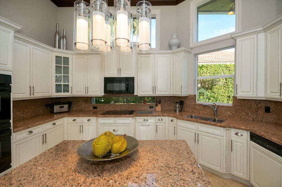 8962 Valhalla Drive Delray Beach, FL 33446 - Photo 11 of 51 20180206191445619549000000-o