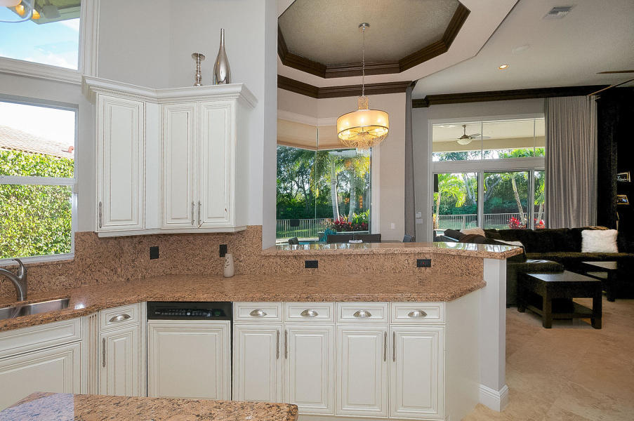 8962 Valhalla Drive Delray Beach, FL 33446 - Photo 12 of 51 20180206191445828941000000-o