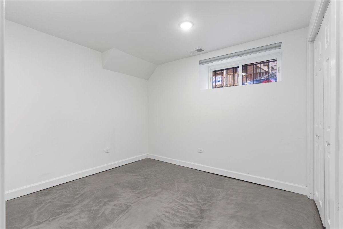 722 South Laflin Street, Unit G Chicago, IL 60607 - Photo 9 of 16