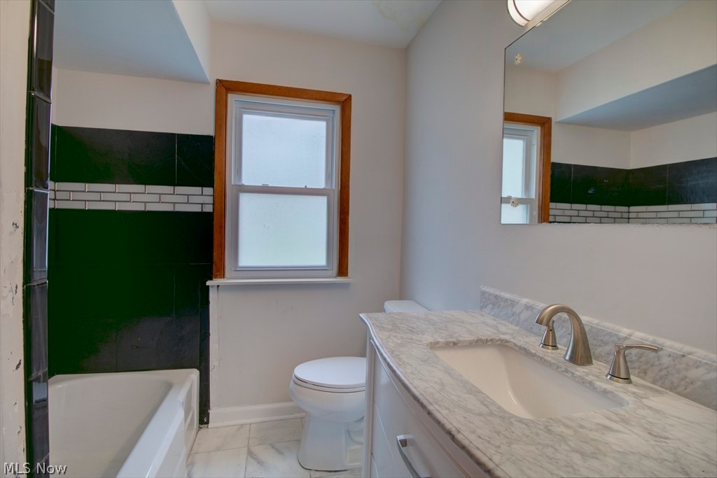 2105 Keystone Road Cleveland, OH 44134 - Photo 5 of 29
