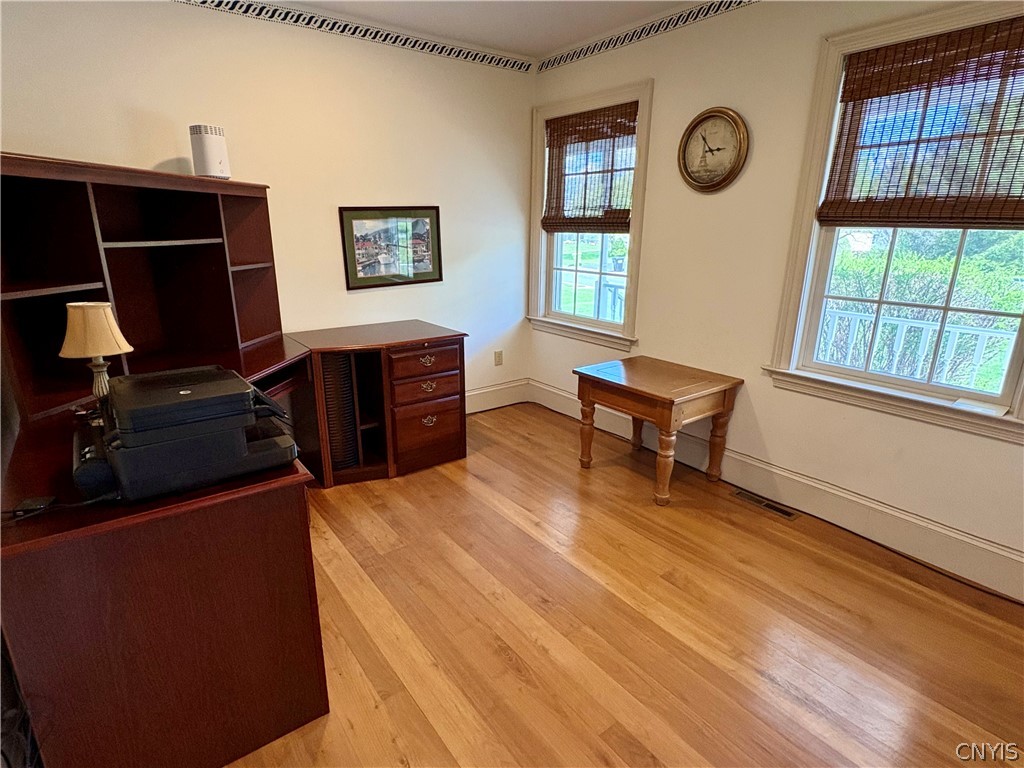 7892 East Ridge Pointe Drive Manlius, NY 13066 - Photo 22 of 46 Private office - desk will stay with the home.