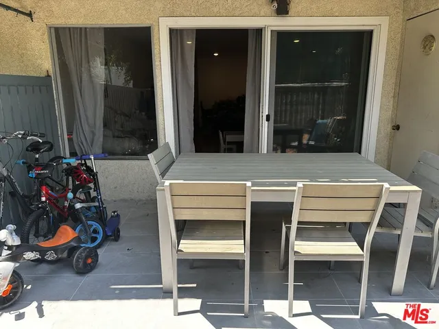 $525,000 | 5700 Etiwanda Avenue, Unit 135, Tarzana, CA 91356