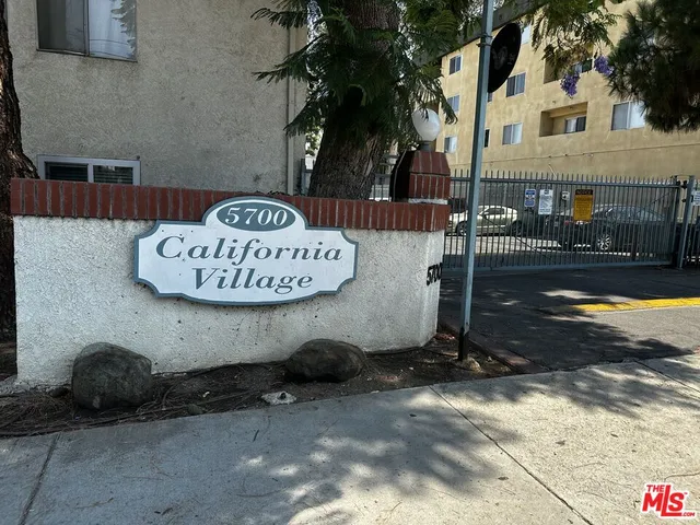 $525,000 | 5700 Etiwanda Avenue, Unit 135, Tarzana, CA 91356