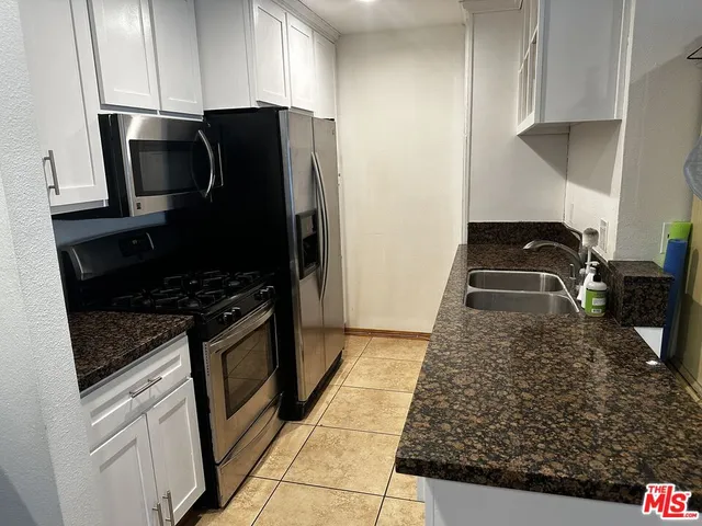 $525,000 | 5700 Etiwanda Avenue, Unit 135, Tarzana, CA 91356