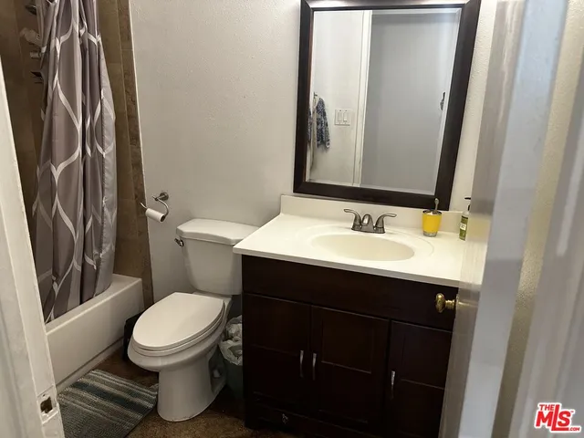 $525,000 | 5700 Etiwanda Avenue, Unit 135, Tarzana, CA 91356